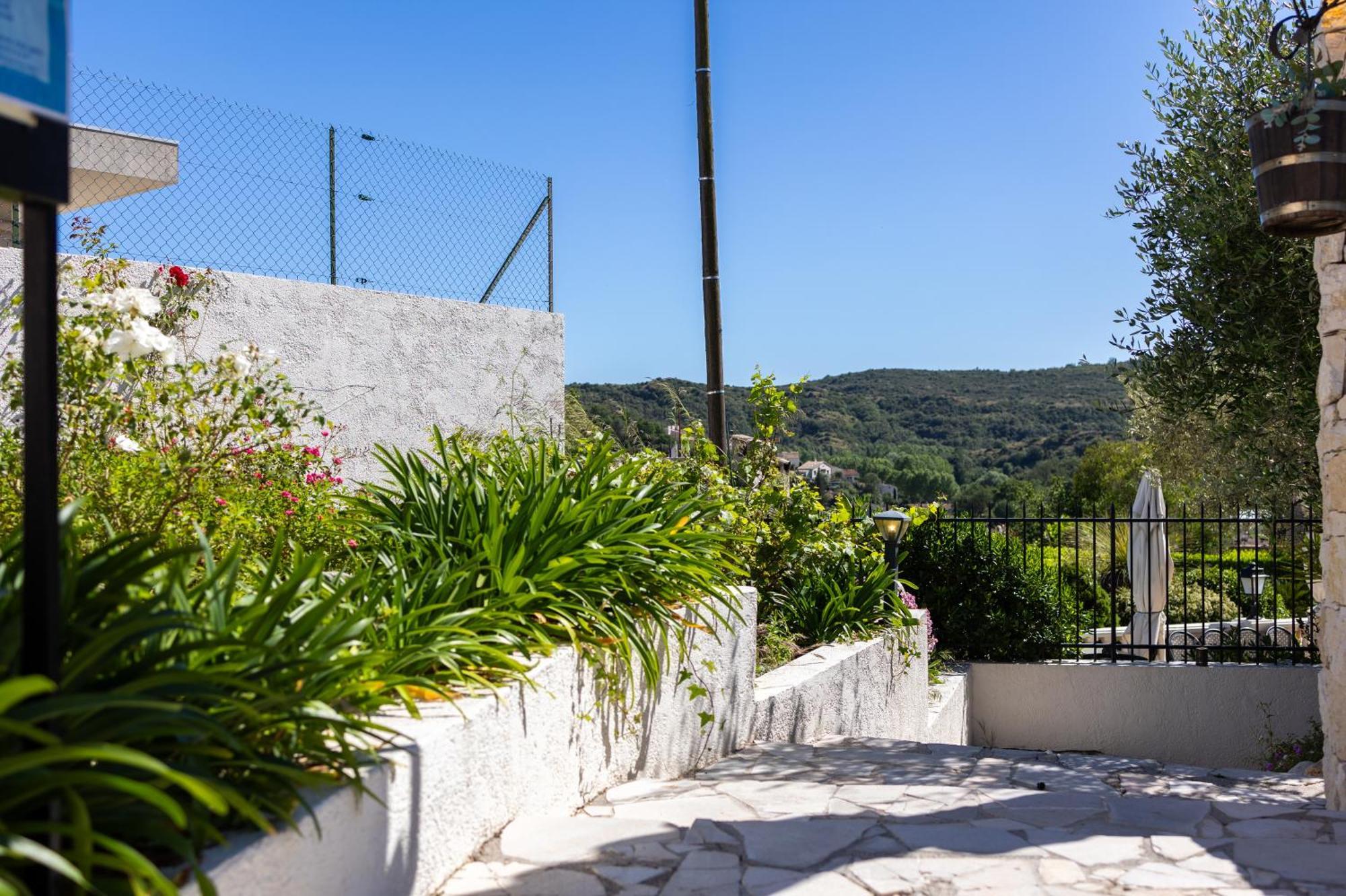 Hotel & Restaurant Perla Riviera فينوف لوبيه المظهر الخارجي الصورة