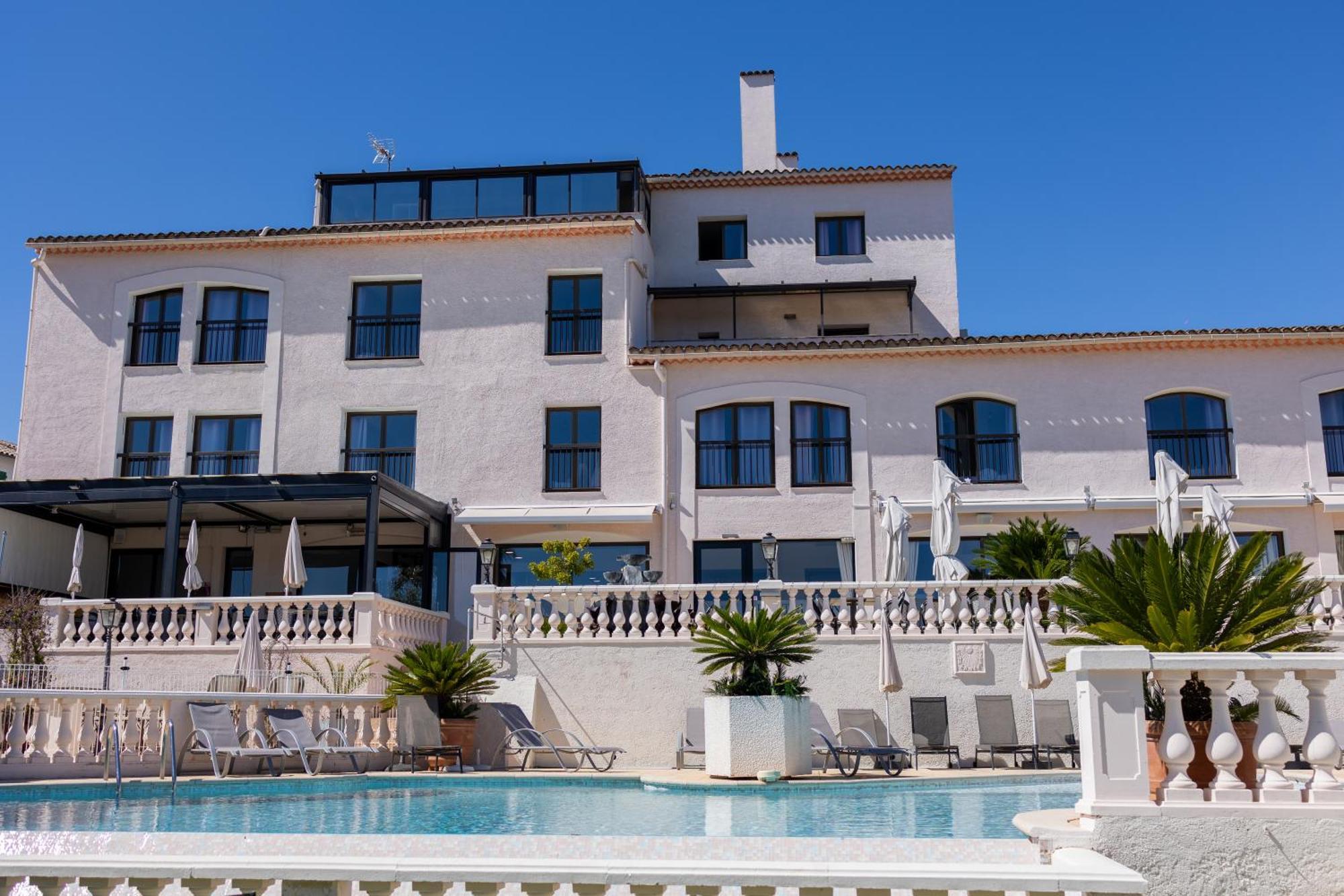 Hotel & Restaurant Perla Riviera فينوف لوبيه المظهر الخارجي الصورة