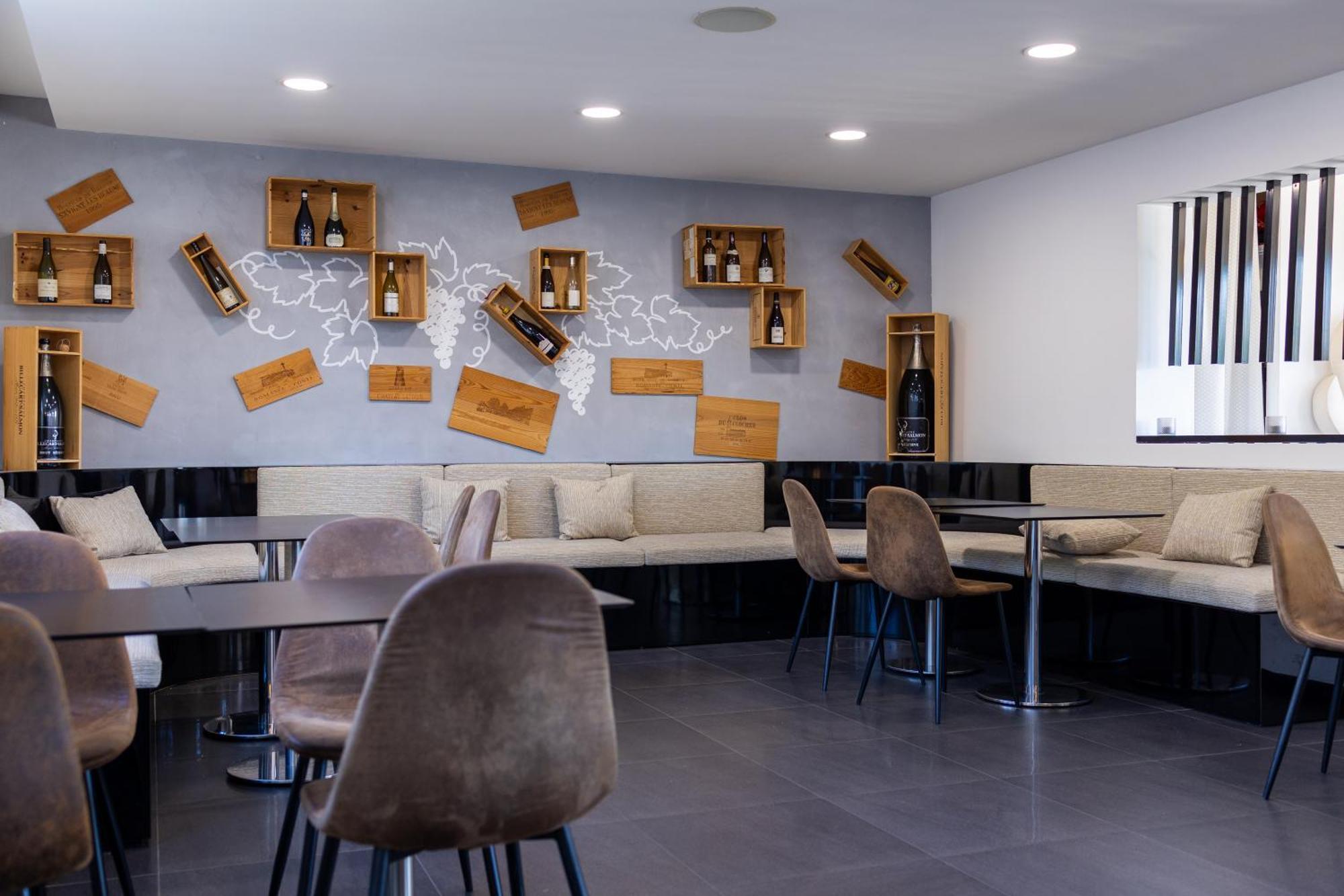 Hotel & Restaurant Perla Riviera فينوف لوبيه المظهر الخارجي الصورة