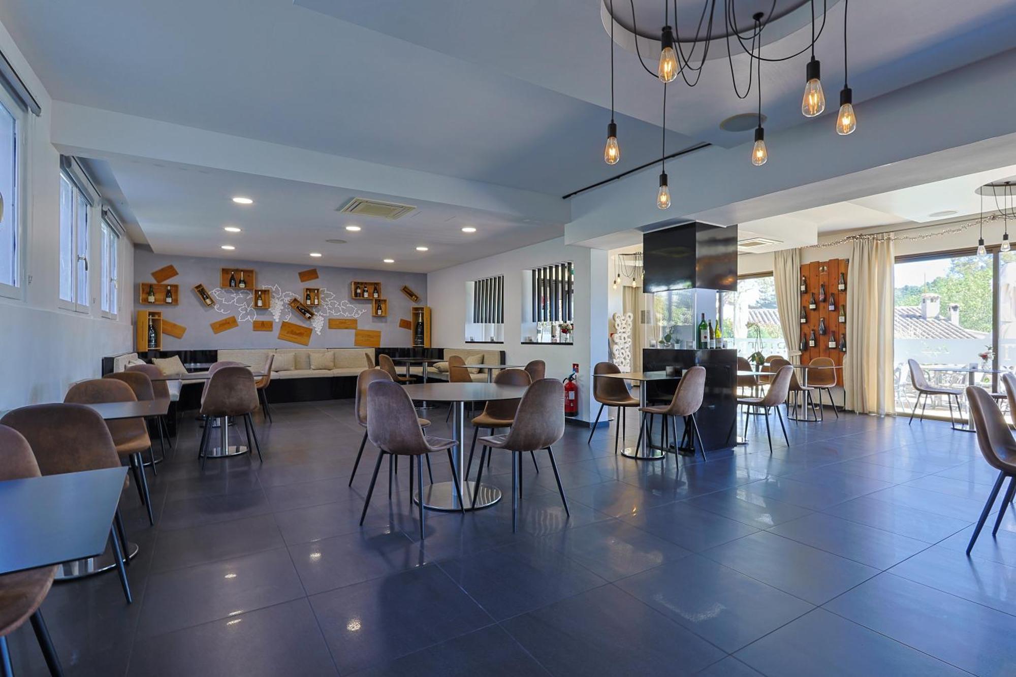 Hotel & Restaurant Perla Riviera فينوف لوبيه المظهر الخارجي الصورة